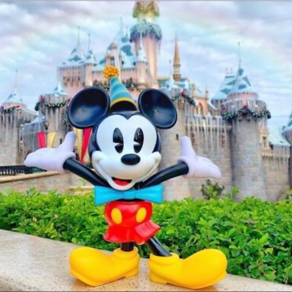 🎉Mickeys 90th Birthday Souvenir cup 🎉